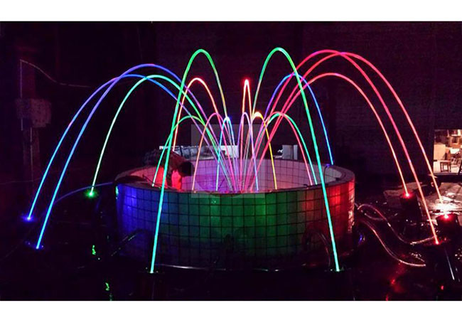 Аквапарк танцуя ламинарный аттестованный фонтан двигателя с светом приведенным РГБ КЭ/РоСХ поставщик